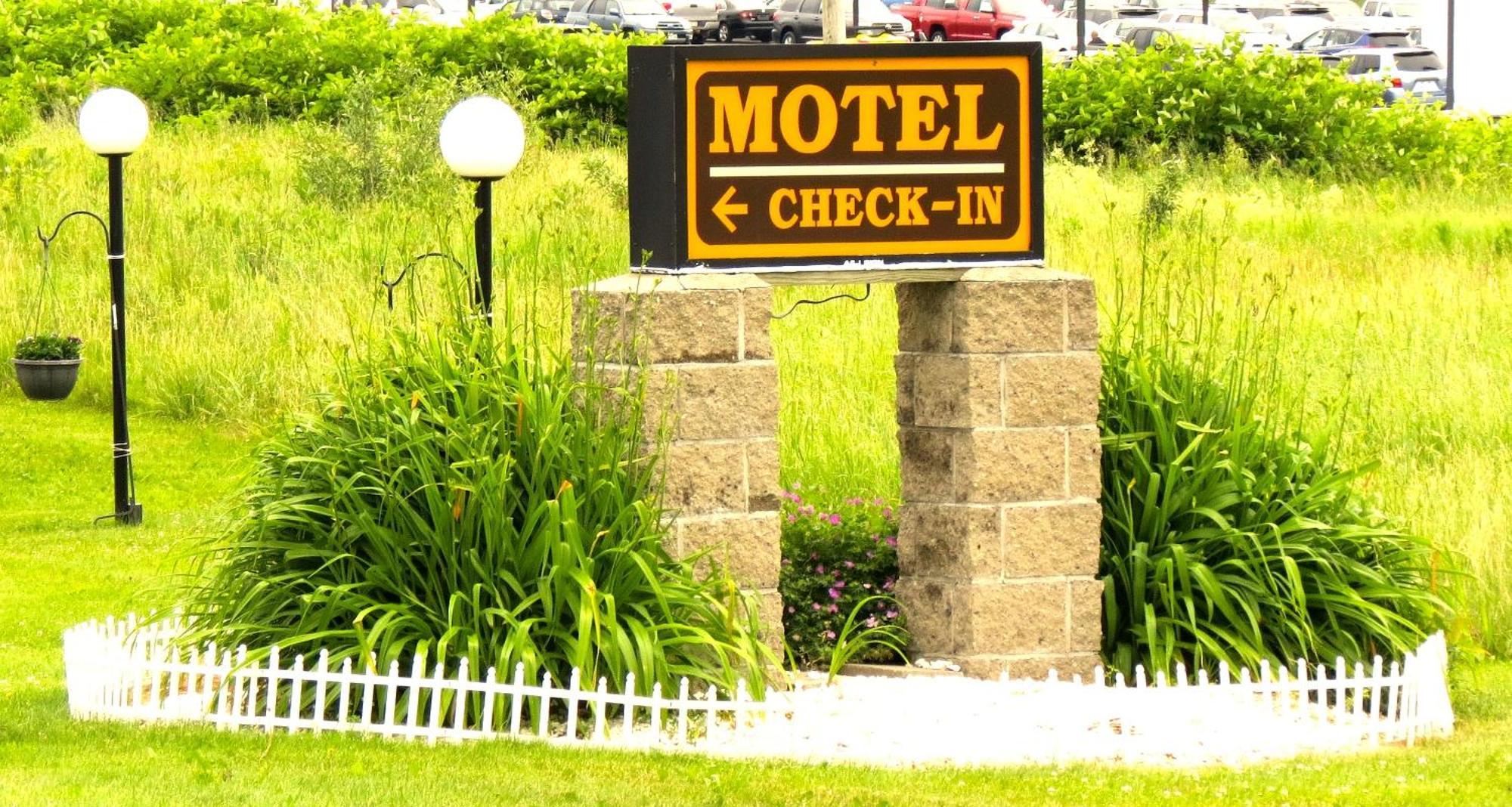 Budget Host Airport Inn 워터빌 외부 사진
