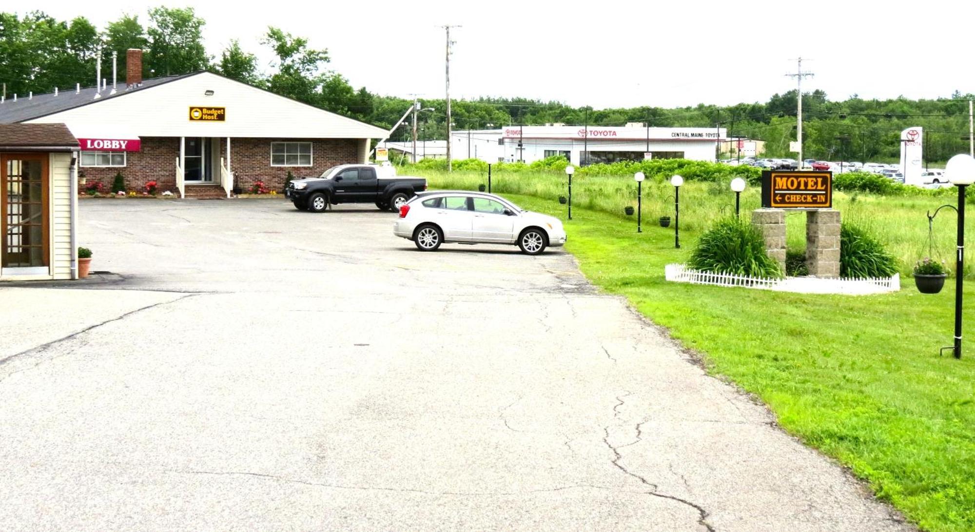 Budget Host Airport Inn 워터빌 외부 사진